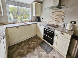 Photo 11- click for photo gallery